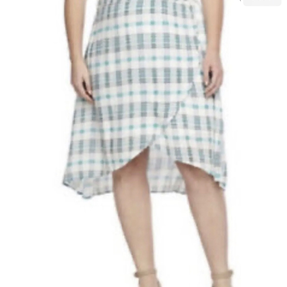 A.N.A White Checkered Skirt Size16 Cute And Suitable For Any Occasion